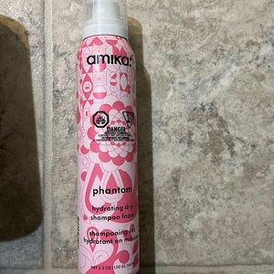 Amika phantom hydrating dry shampoo